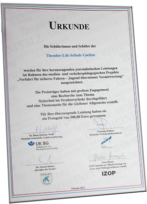 Die verliehene Urkunde für die ehemalige Klasse 10 TZX-0 der Theodor-Litt-Schule