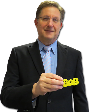 Auch der Polizeipräsident Bernd Paul steht hinter der Aktion BOB, er präsentiert stolz den BOB-Schlüsselanhänger und wünscht sich: "mach mit - sei auch DU ein BOB!"